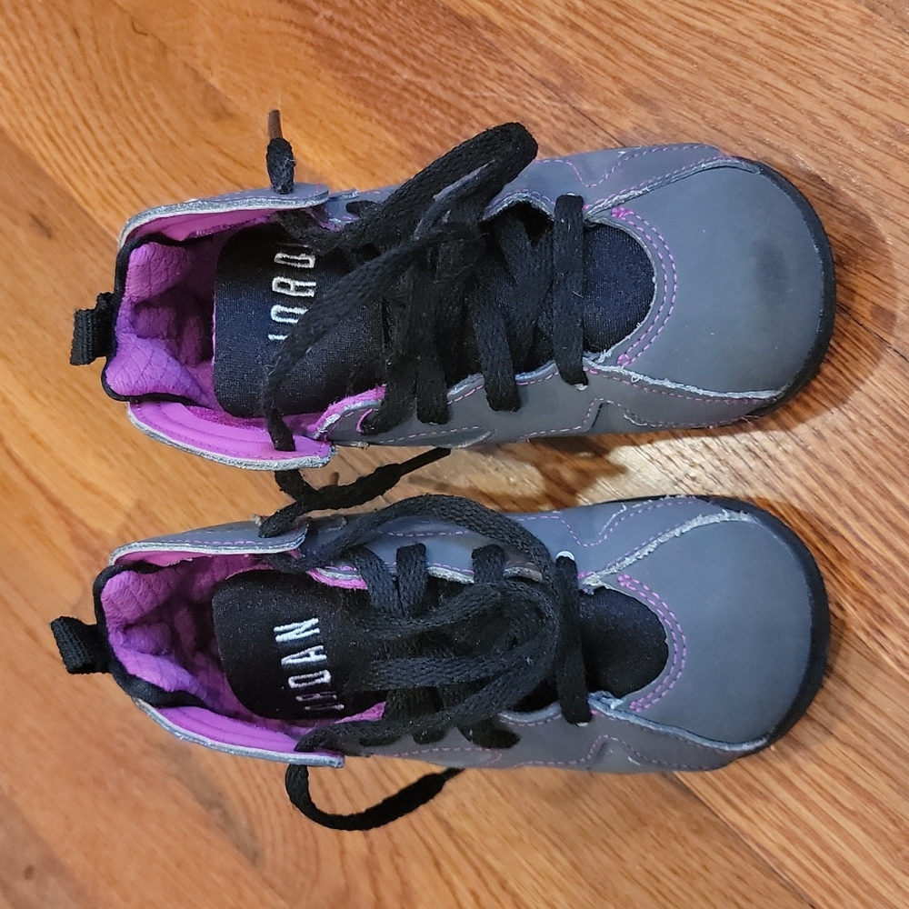 Kids Jordan sneakers - Picture 1 of 7